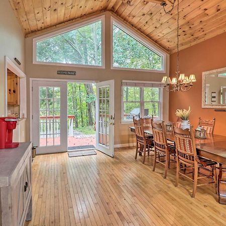 Rustic Red Cabin With Deck In Maggie Valley Club! ภายนอก รูปภาพ