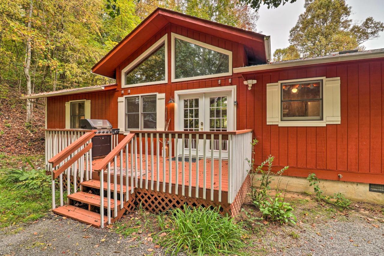 Rustic Red Cabin With Deck In Maggie Valley Club! ภายนอก รูปภาพ