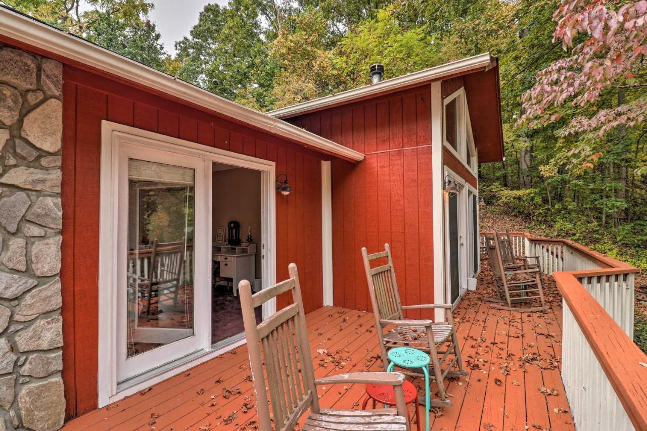 Rustic Red Cabin With Deck In Maggie Valley Club! ภายนอก รูปภาพ
